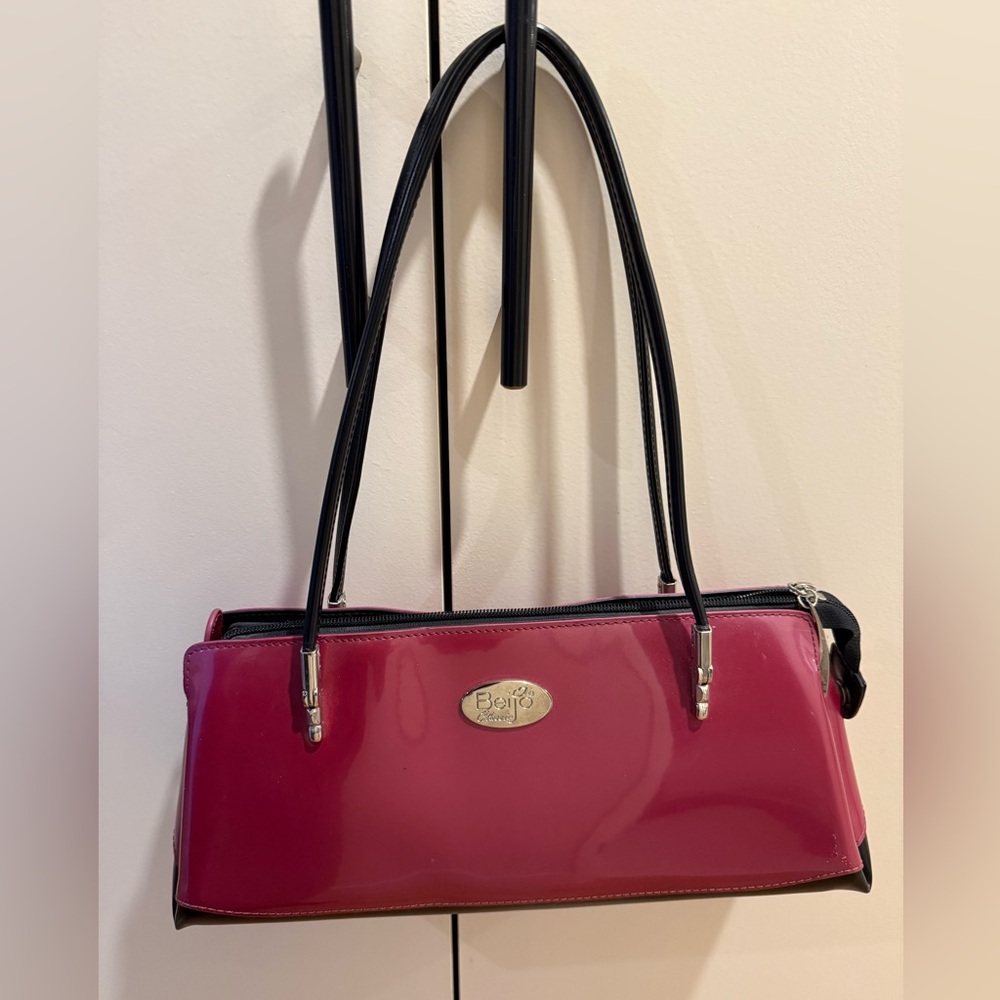 Betty Boop Pink and Black Beijo Classic Shoulder Bag
